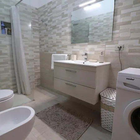 Apartment Delightful House Isotta ,ac, Near The